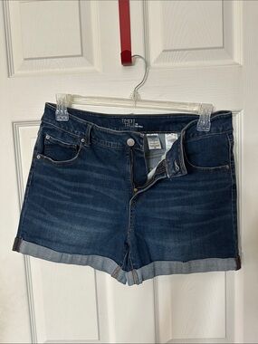 Time and Tru Dark Indigo Rolled Hem Denim Shorts